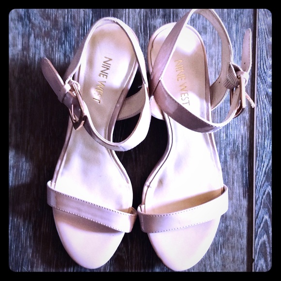 Nine West Wedge Sandals Size 7 - Picture 1 of 4